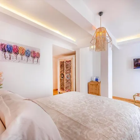 Borsa Rooms & Villas فندق *