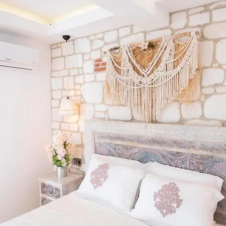 Borsa Rooms & Villas 호텔 *